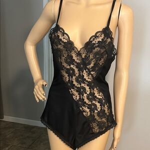 Vintage Val Mode Chic Black Lace Chemise